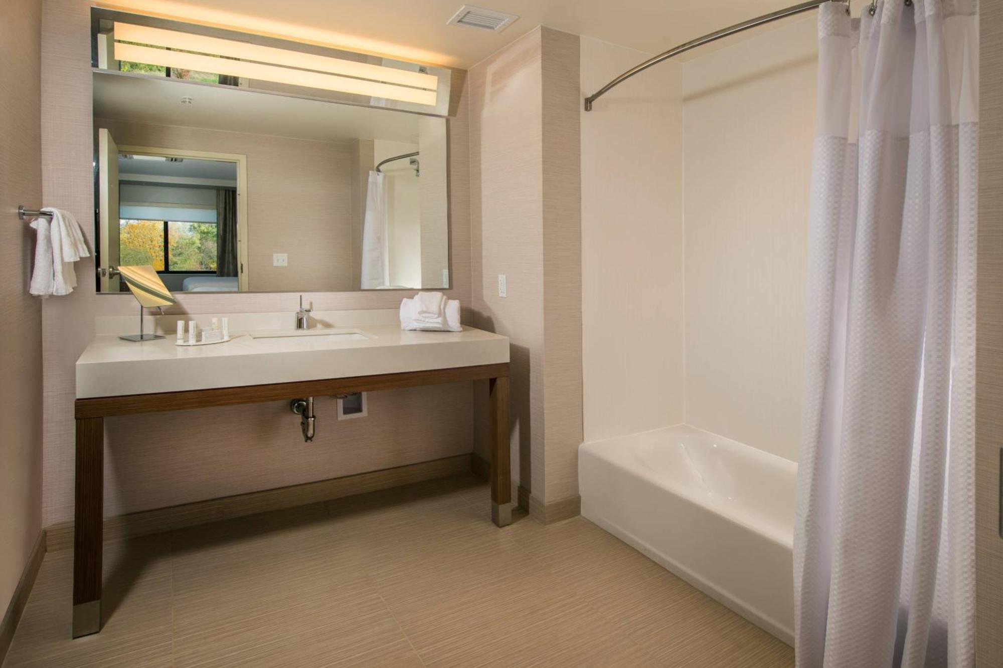 Courtyard By Marriott Shippensburg Otel Dış mekan fotoğraf